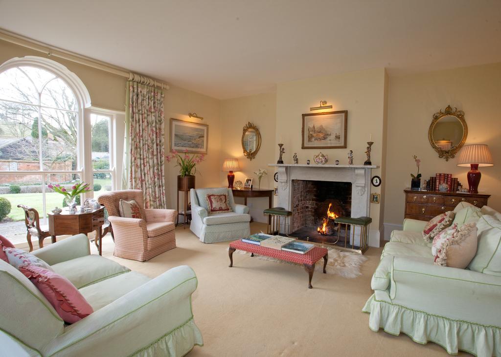 Brunton Farmhouse Hotel Collingbourne Kingston Exterior photo